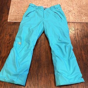 The north face Hyvent Snowboarding pants in Teal blue girls size XL W size L